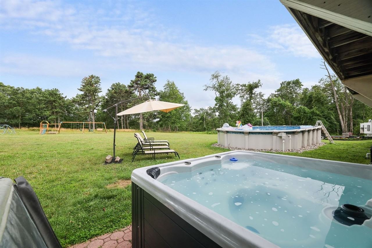 133 Montanesca Rd - Photo 7 of 50