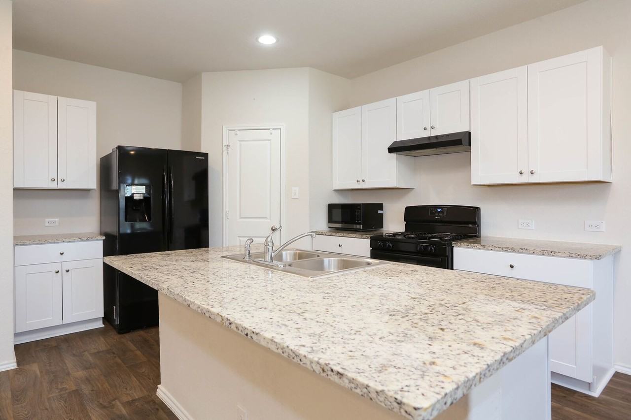 2978-Wolfcreek Dr - Photo 5 of 28