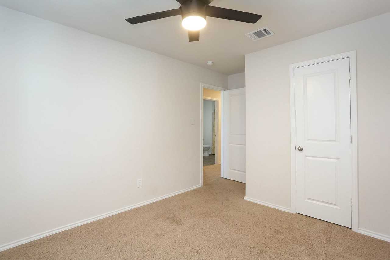 2978-Wolfcreek Dr - Photo 6 of 28