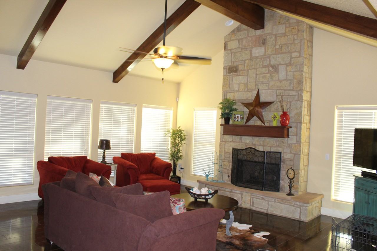 730 La Paloma Dr - Photo 3 of 10