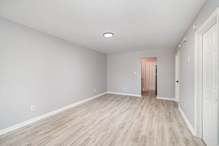 Apache St #2209Y - Photo 3 of 16