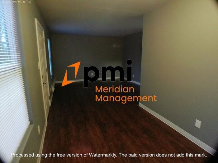 2314 N Dearborn St - Photo 3 of 13