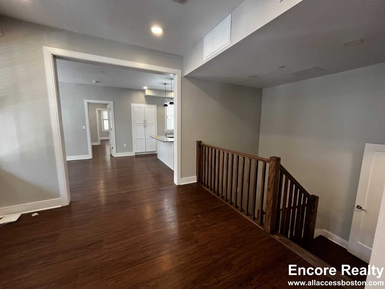 382 Harvard St #1 - Photo 3 of 26