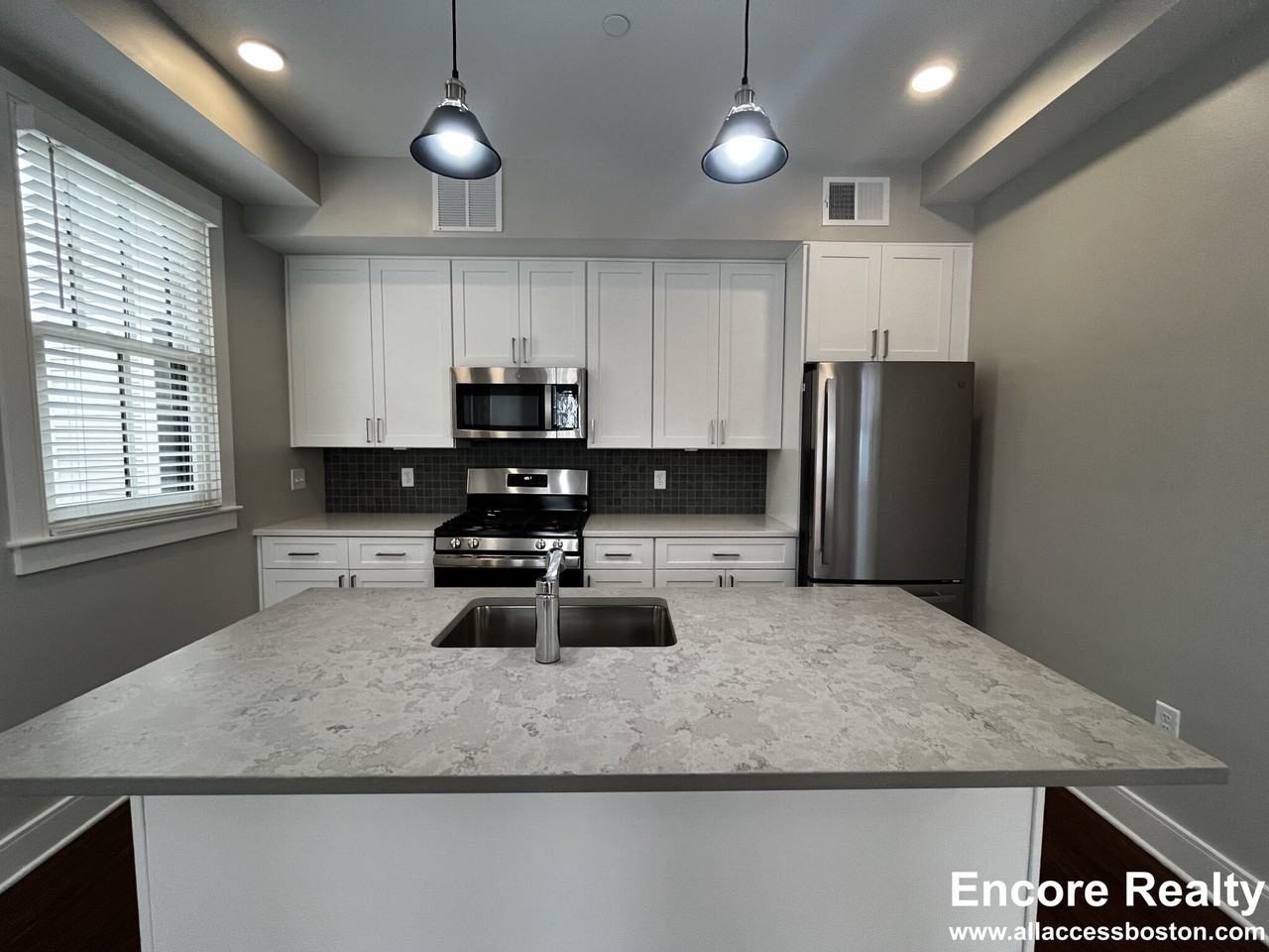 382 Harvard St #1 - Photo 6 of 26