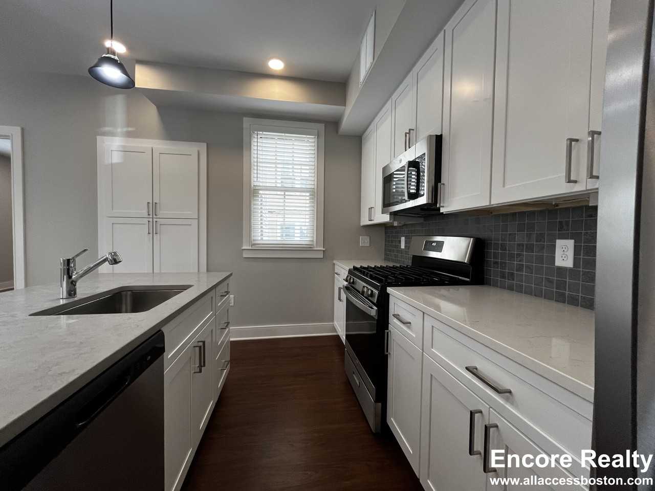 382 Harvard St #1 - Photo 7 of 26