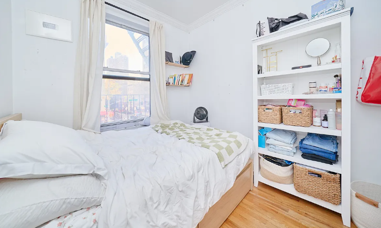 241 E 18th St #4 - Photo 3 of 10