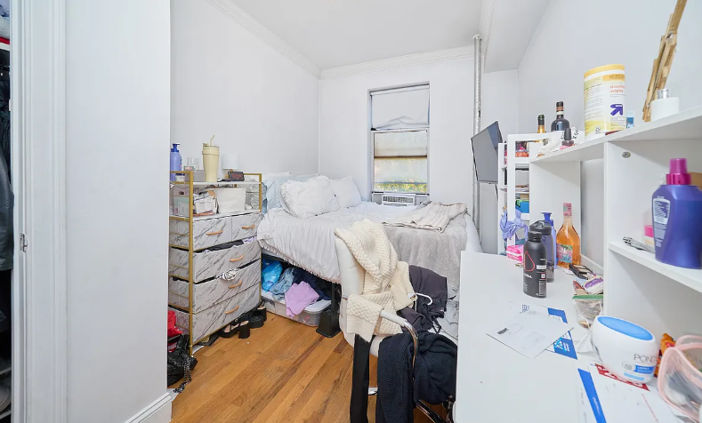 241 E 18th St #4 - Photo 5 of 10