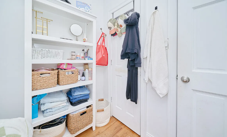 241 E 18th St #4 - Photo 6 of 10