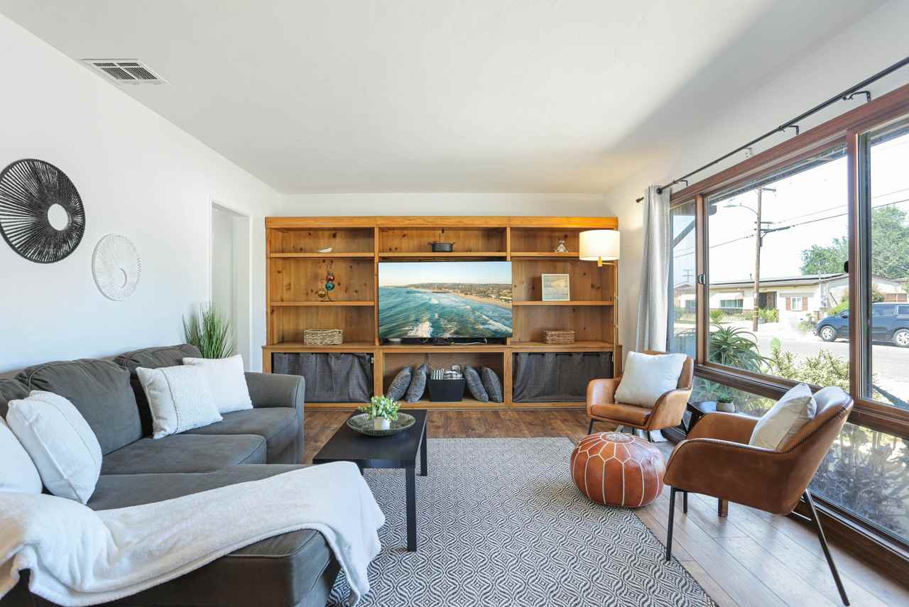 4407 Dakota Dr #NA - Photo 2 of 33