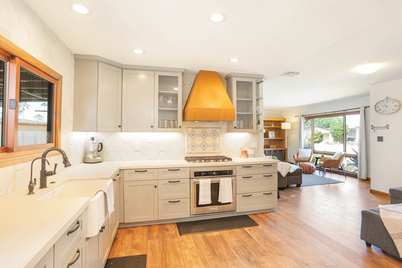 4407 Dakota Dr #NA - Photo 3 of 33