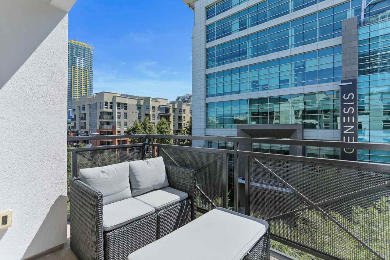 525 11th Ave #1408 - Photo 5 of 31