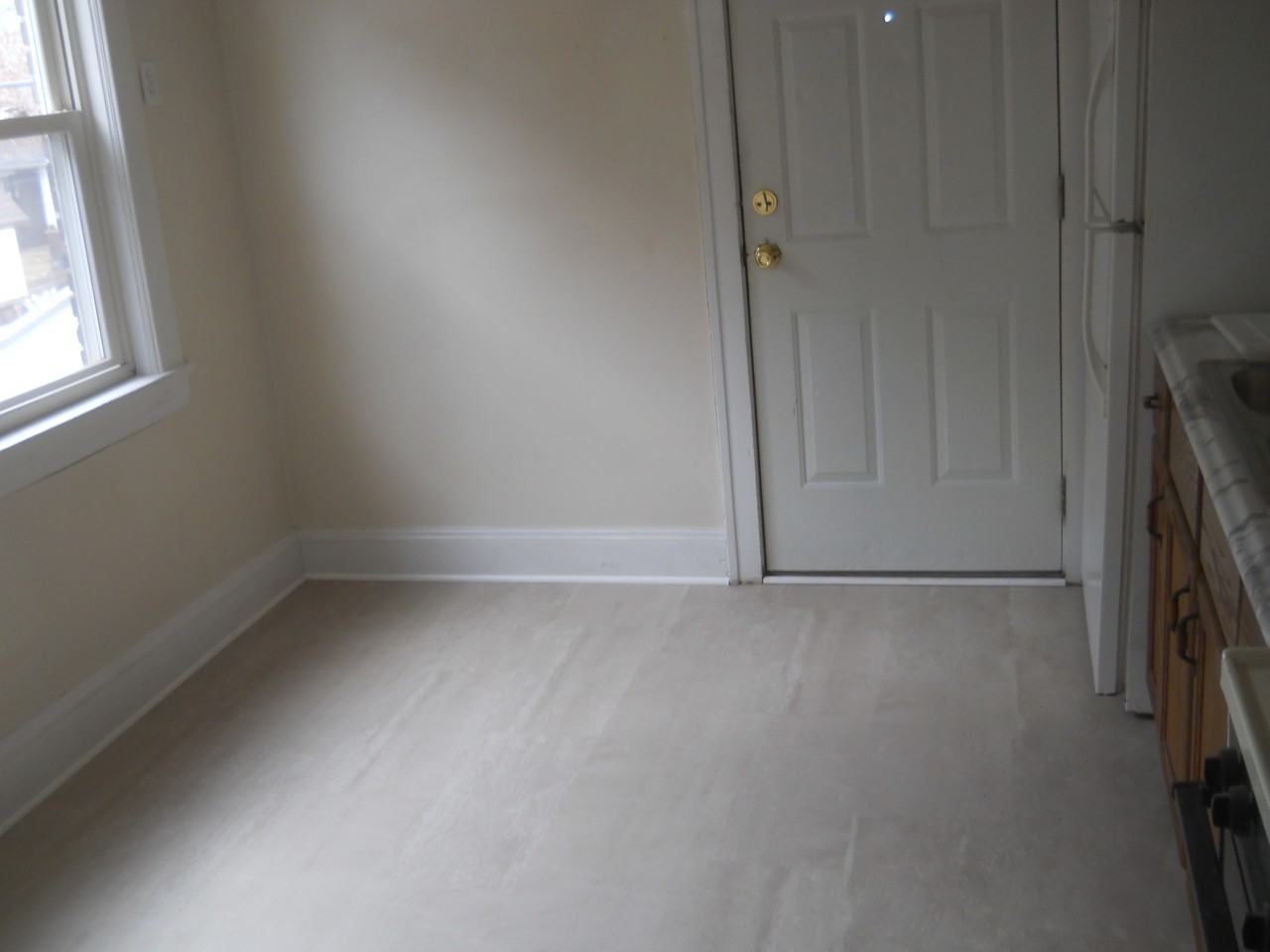 1498 Winchester Ave #UP - Photo 7 of 11