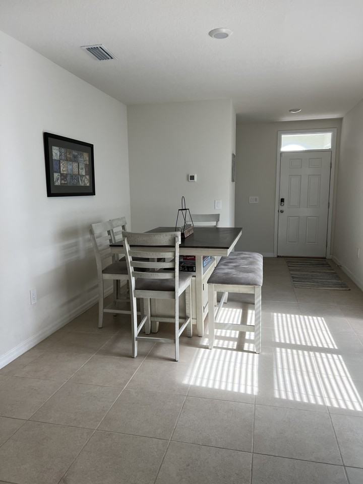 3833 Golden Oriole Pkwy #NA - Photo 3 of 14