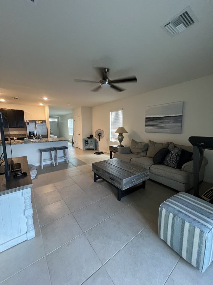 3833 Golden Oriole Pkwy #NA - Photo 5 of 14