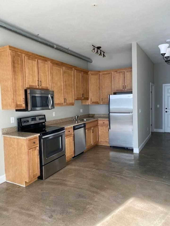 Clinton Street Commons - Photo 3 of 26