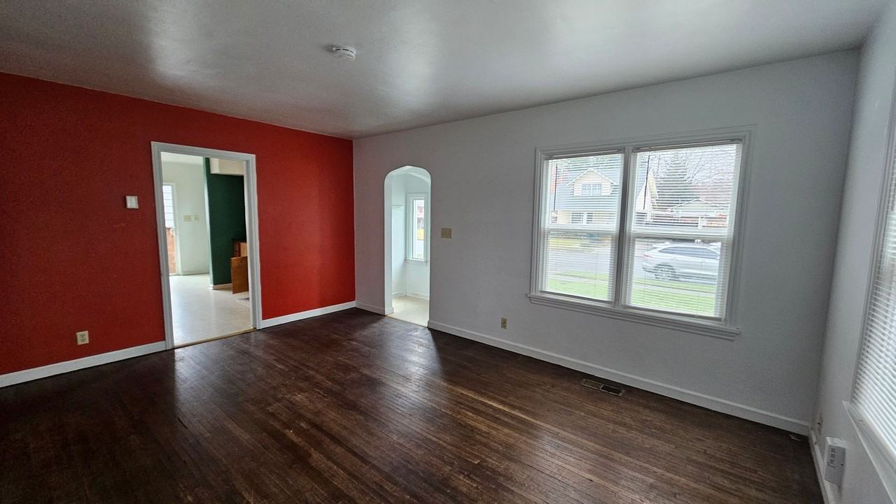 1405 E Front Ave - Photo 3 of 12