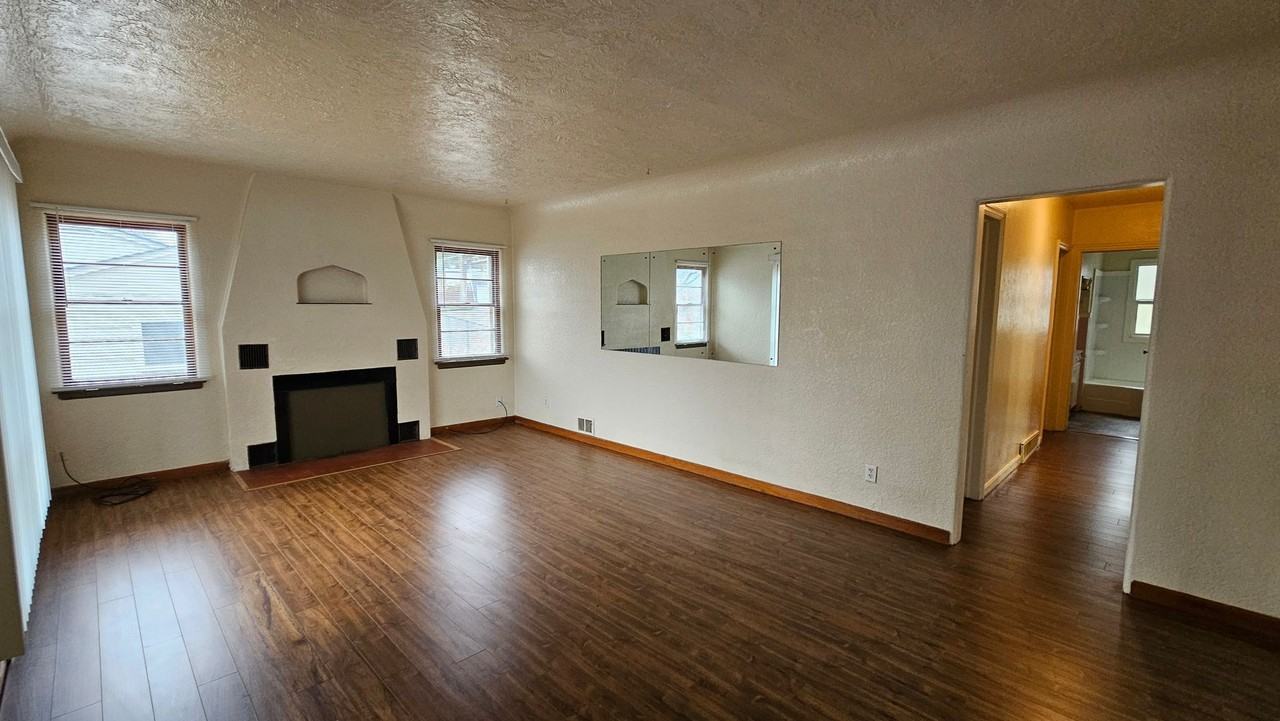 515 W Milwaukee Dr - Photo 5 of 14
