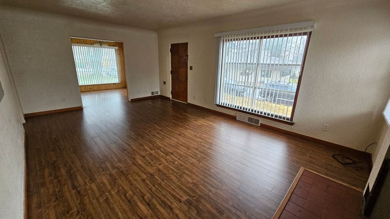 515 W Milwaukee Dr - Photo 6 of 14