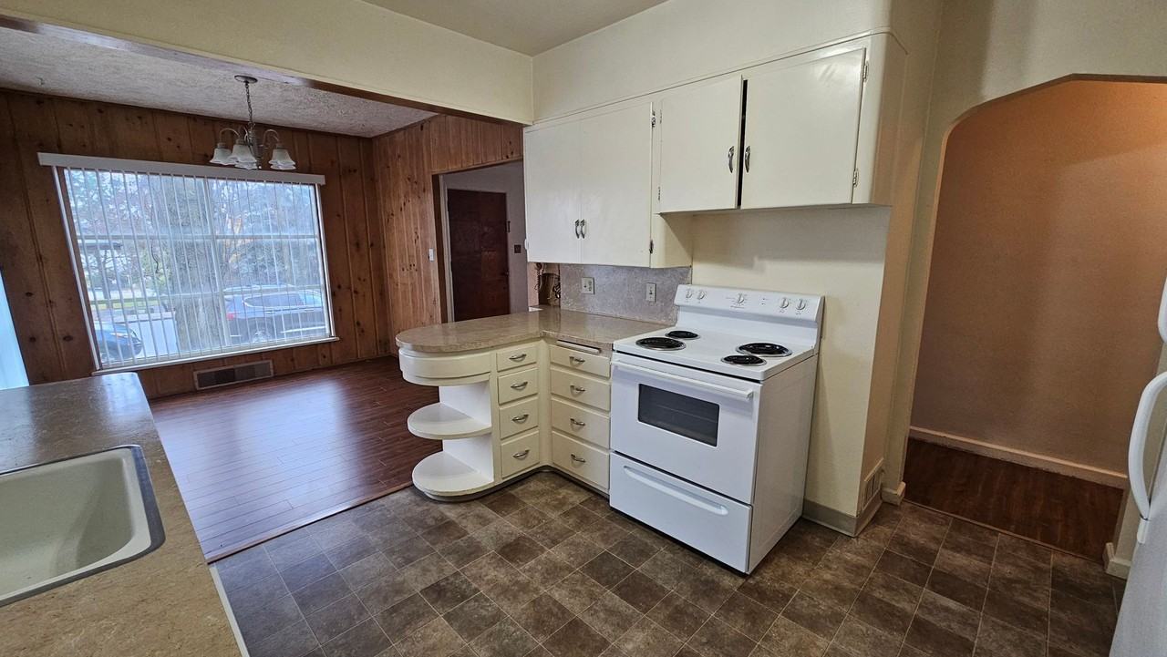 515 W Milwaukee Dr - Photo 7 of 14