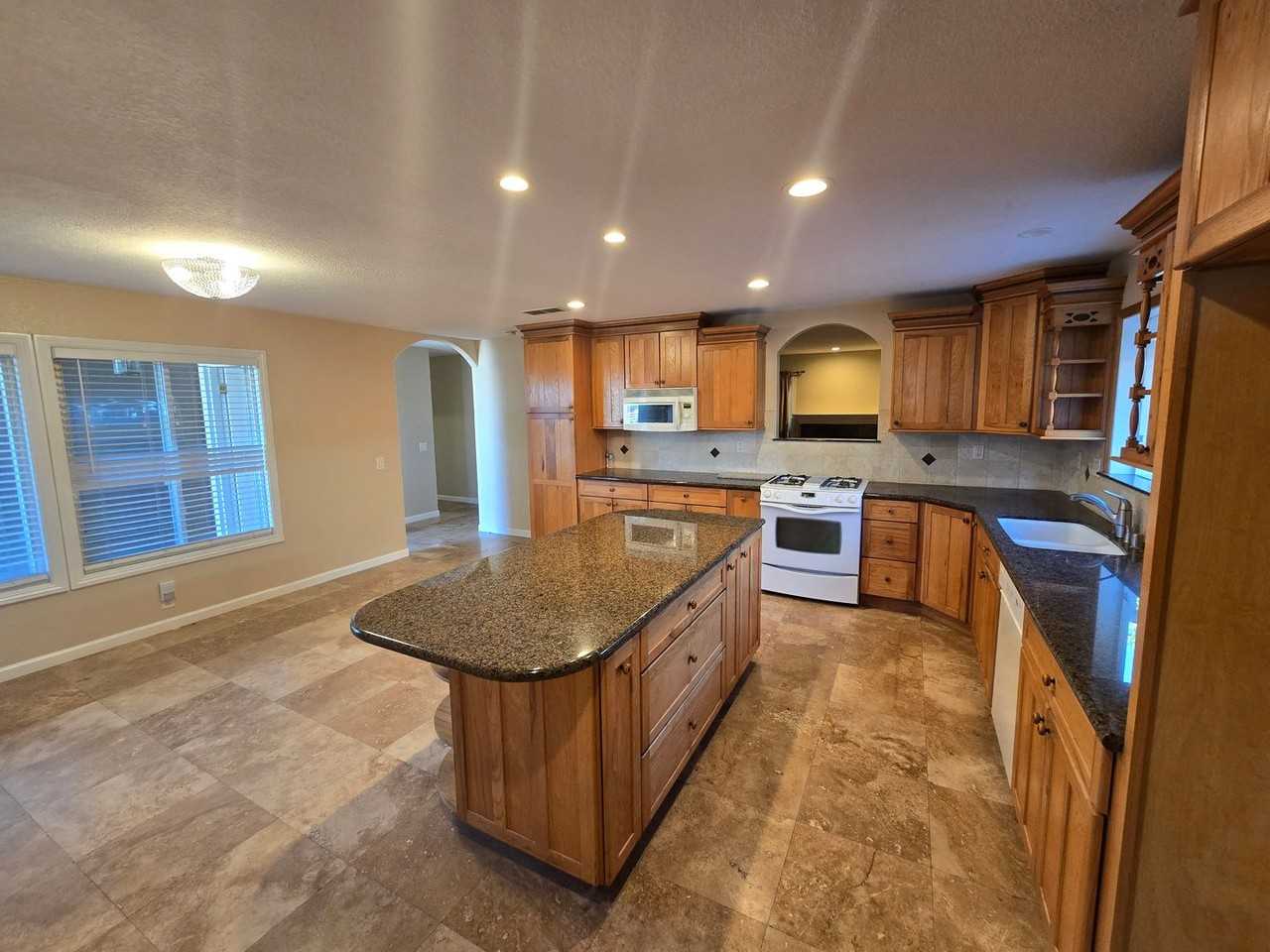 9696 Mariposa Ave - Photo 3 of 27