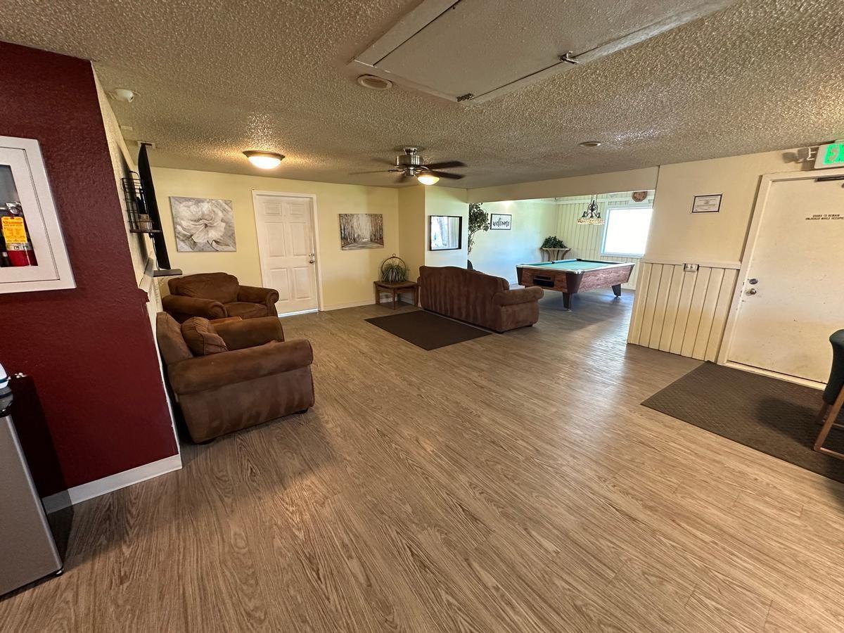 5031 W Clearwater Ave - Photo 7 of 11