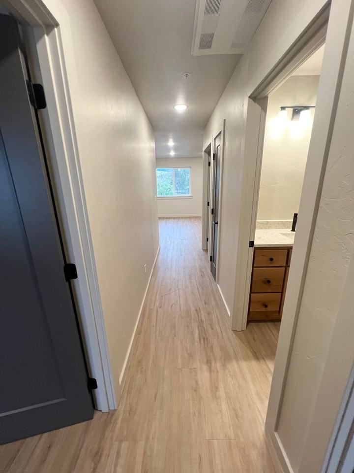 1607 Willow - Photo 2 of 15