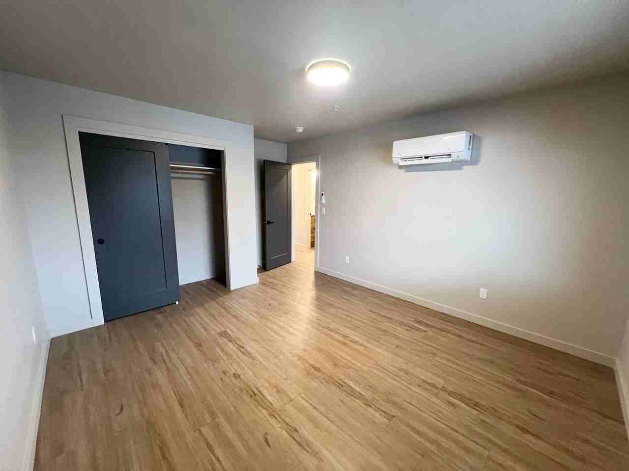 1607 Willow - Photo 3 of 15