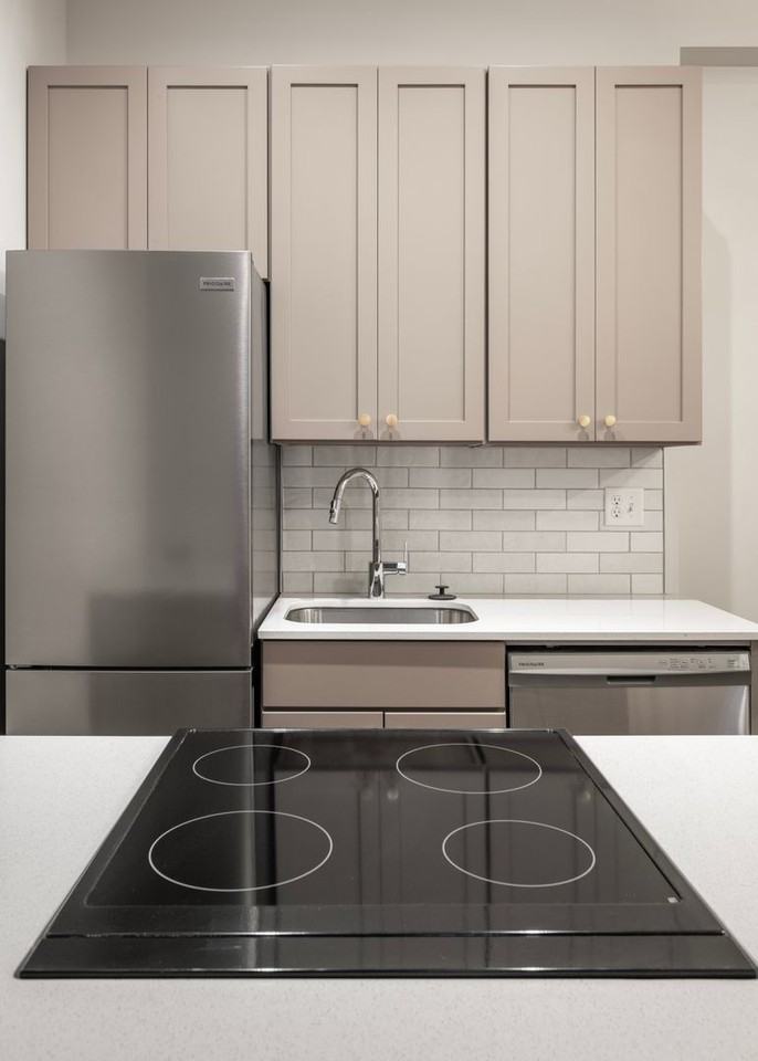 824 Madison Ave - Photo 7 of 20