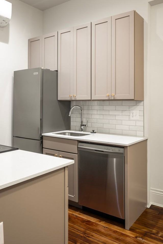 824 Madison Ave - Photo 6 of 20