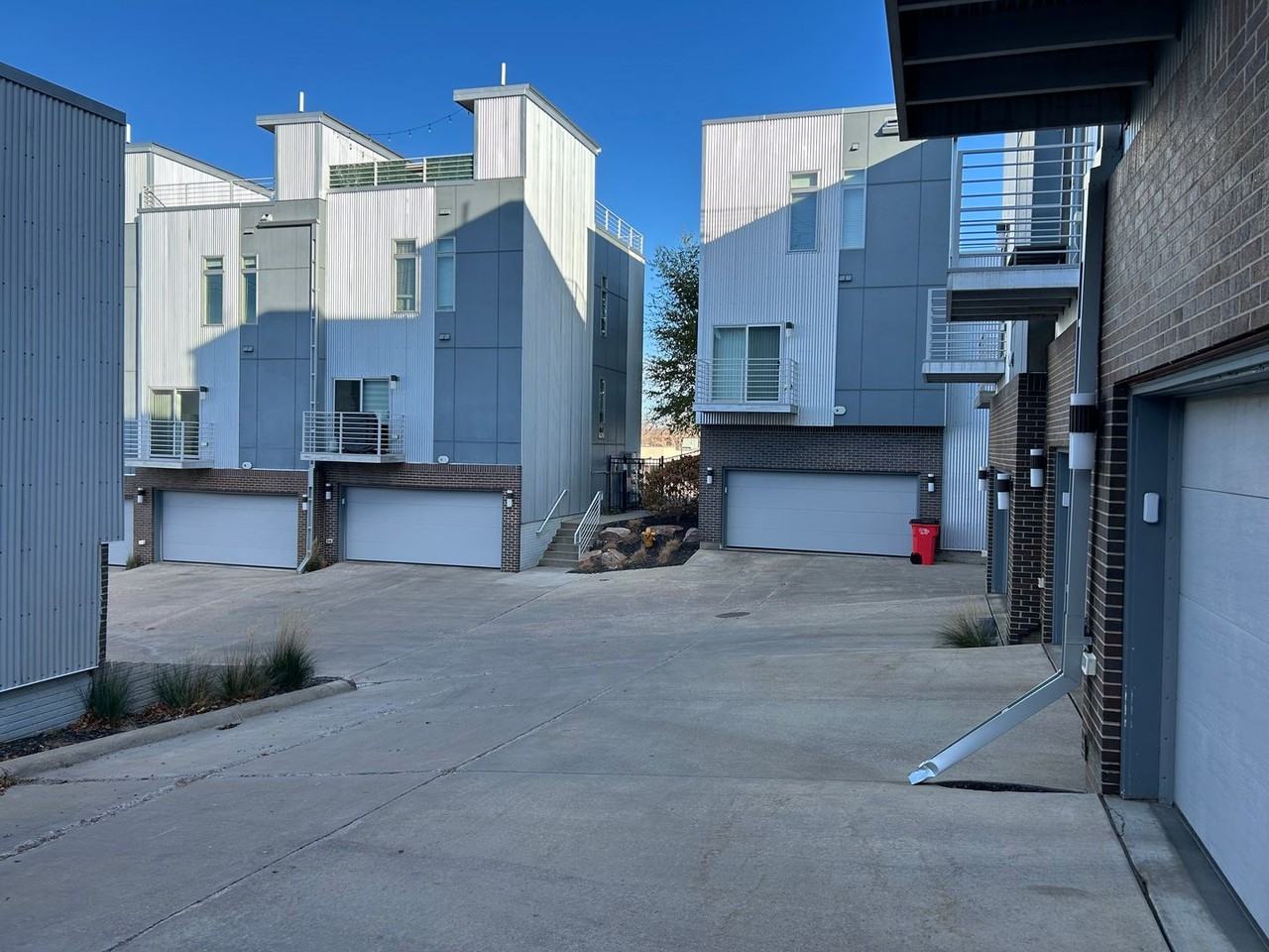 212 E 14th St - Photo 2 of 50