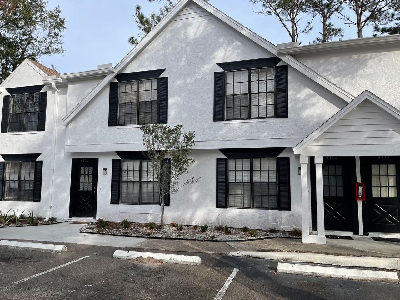 Saint Andrews Square Townhomes - Photo 6 of 50