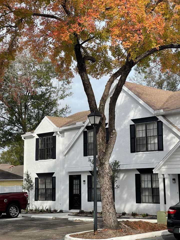 Saint Andrews Square Townhomes - Photo 7 of 50
