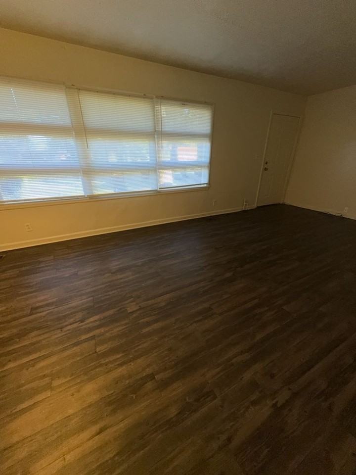 4210 Swann St - Photo 2 of 10