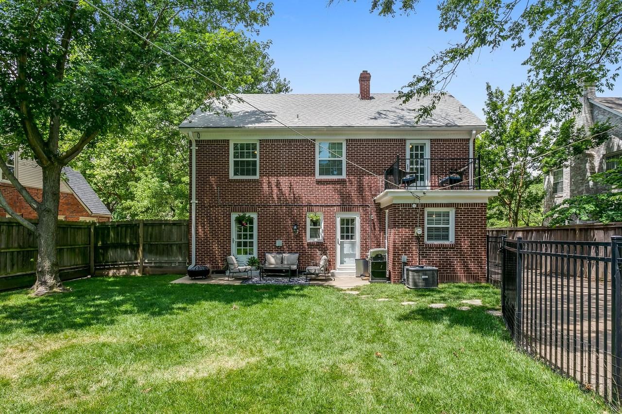 152 N Old Manor Rd - Photo 2 of 25