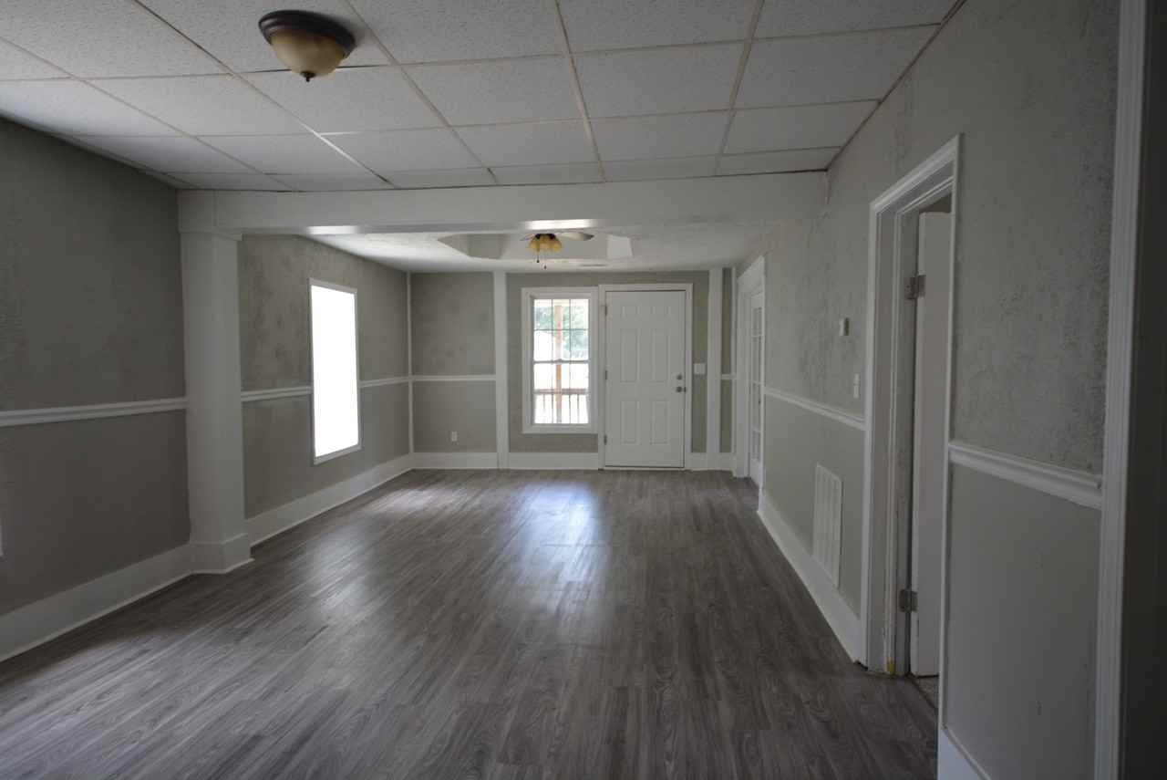 2032 N Roosevelt Ave - Photo 3 of 21