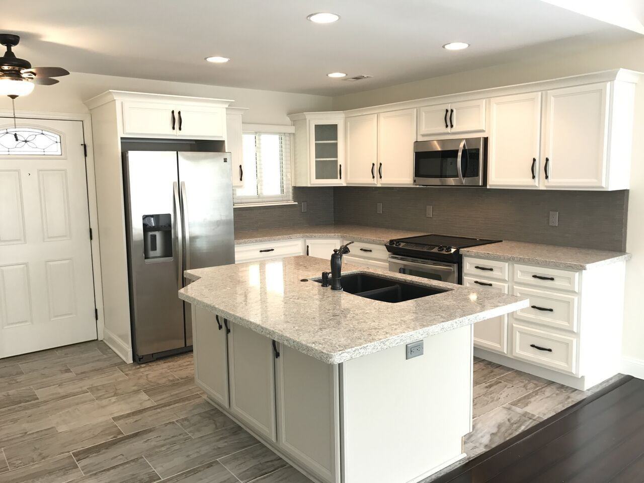 8820 Rittenhouse Cir - Photo 2 of 8