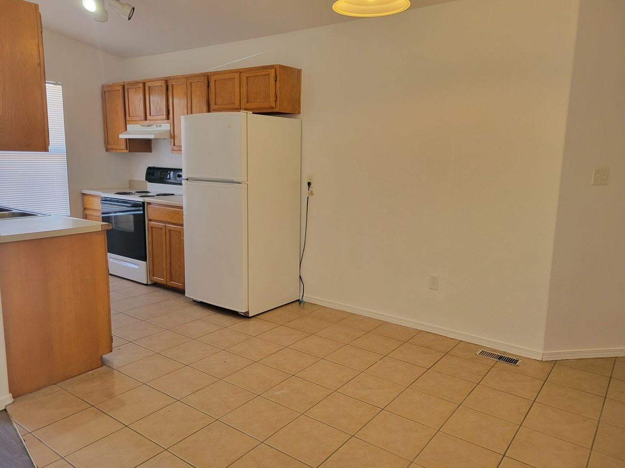 4902 Pioneer Rd - Photo 3 of 9
