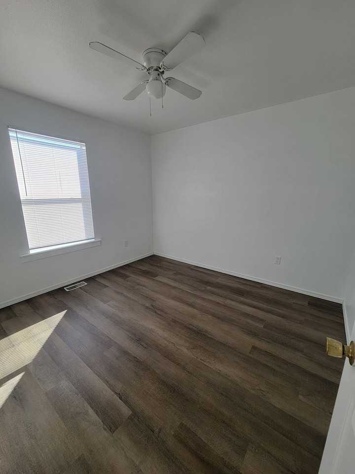 4902 Pioneer Rd - Photo 7 of 9