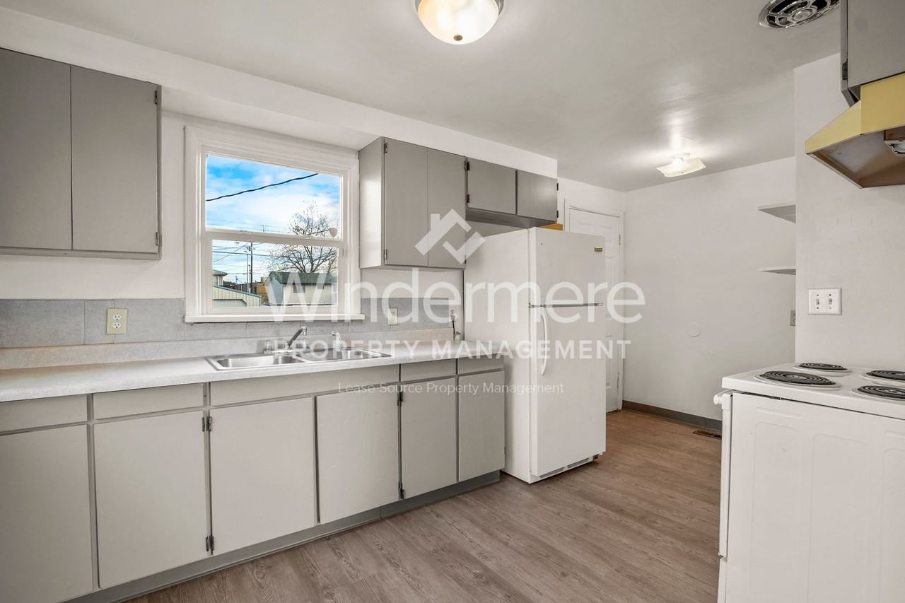 3930 N Martin St - Photo 2 of 22