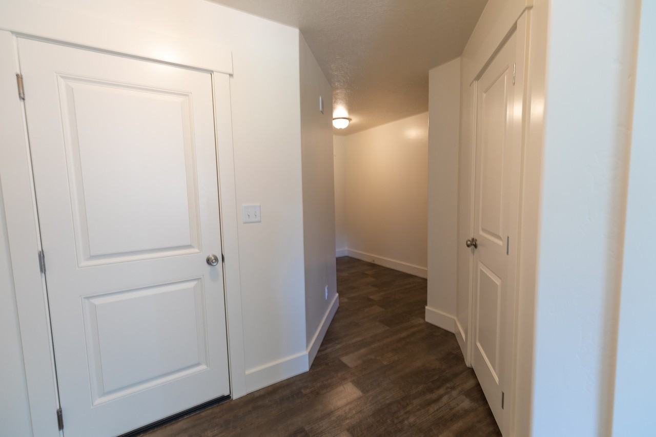 585 S 340 W - Photo 2 of 11