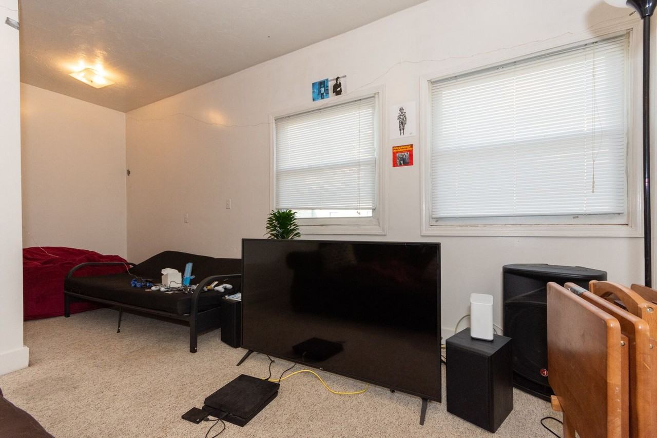 14A Ashford St - Photo 5 of 10