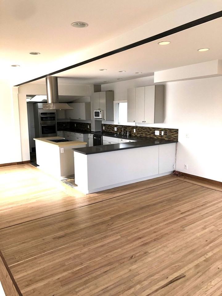 206 Putnam St - Photo 4 of 32