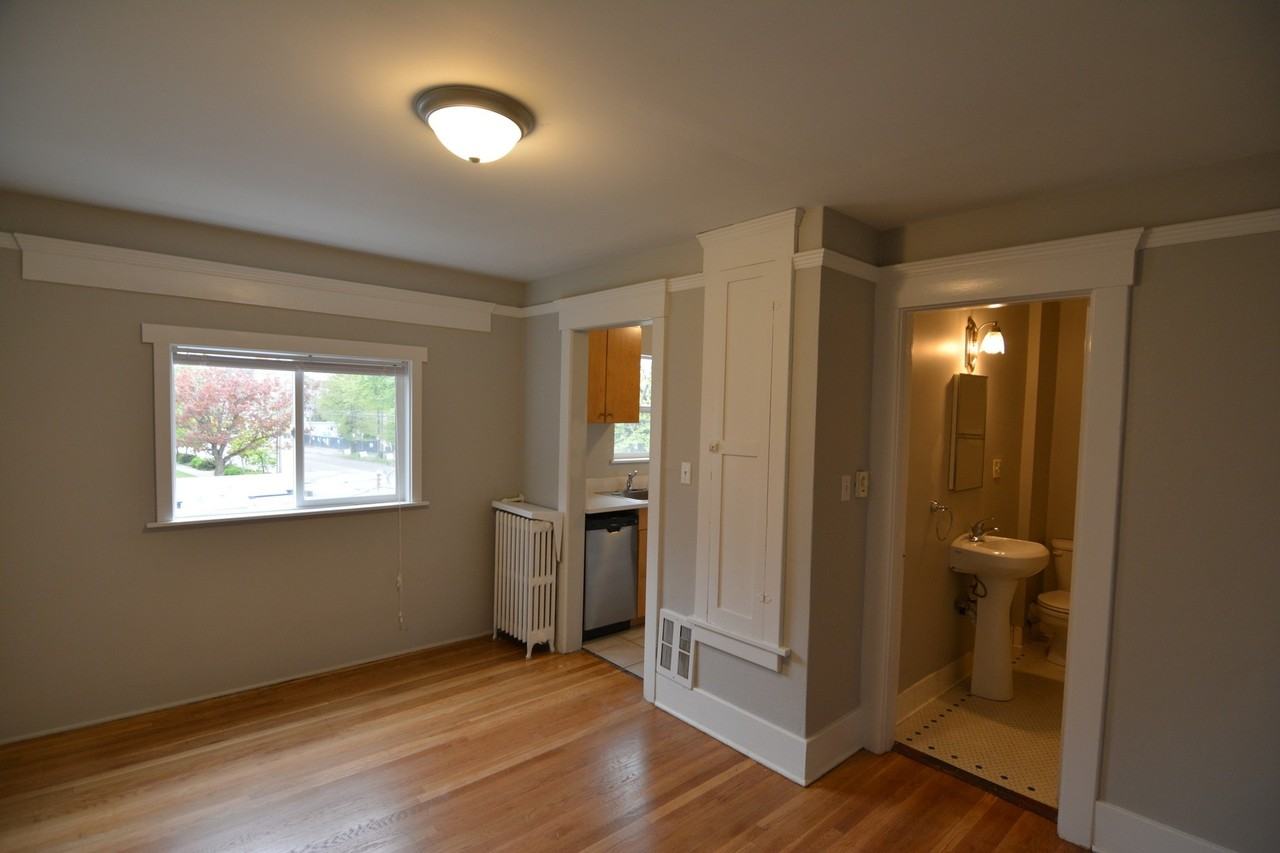 Beacon Apartments - Photo 2 of 18