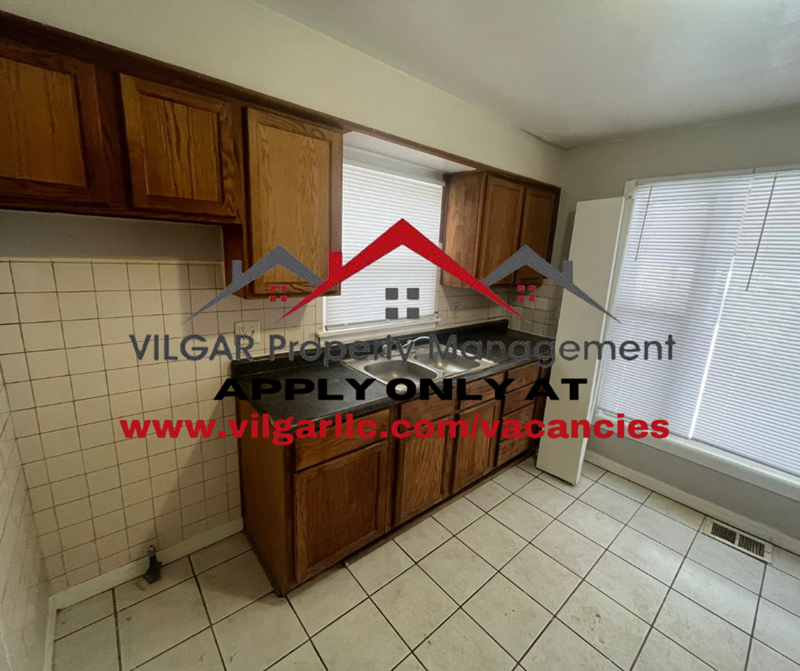 1116 Clay St - Photo 2 of 22