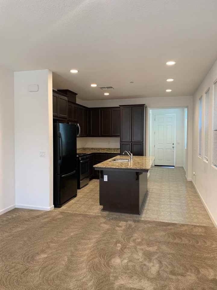 821 Tivoli Dr - Photo 3 of 12