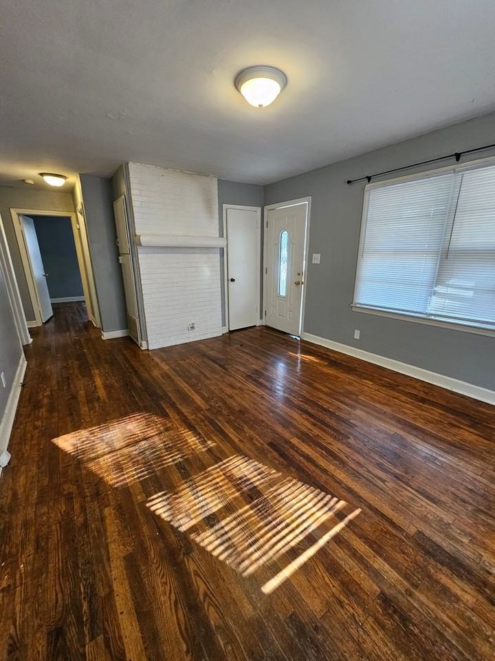 113 Avery Ave - Photo 2 of 11