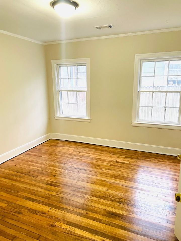 2204 E 3rd St - Photo 6 of 11