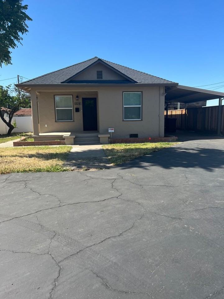 1528 South Ave - Photo 3 of 17