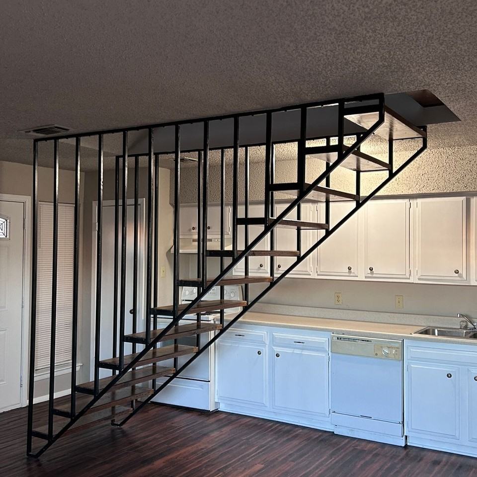 2414 W Abram St #W - Photo 3 of 9