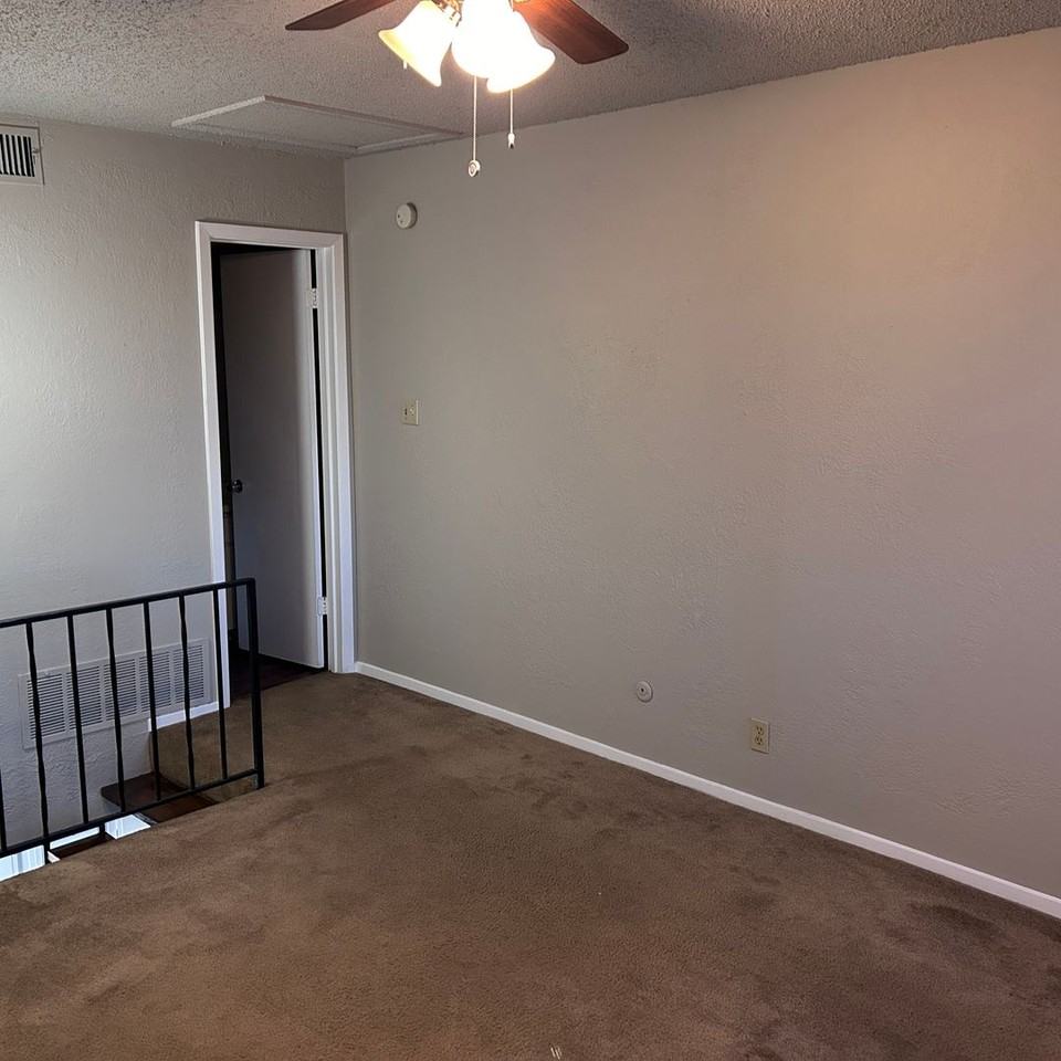 2414 W Abram St #W - Photo 6 of 9